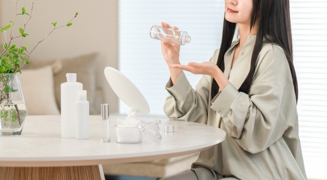 化粧水なぜ必要?毎日使う肌への驚くべき効果とは